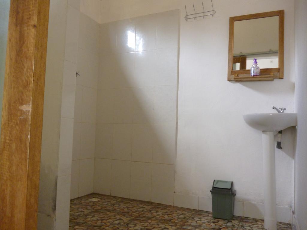 Dewi Garden Guesthouse Kuta  Dış mekan fotoğraf